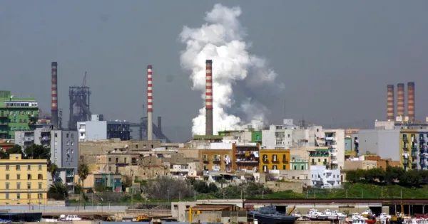 Ex Ilva, entro domani nuova decisione della Corte d'Appello: si pronuncerà sull'istanza contro lo stop all'area a caldo
