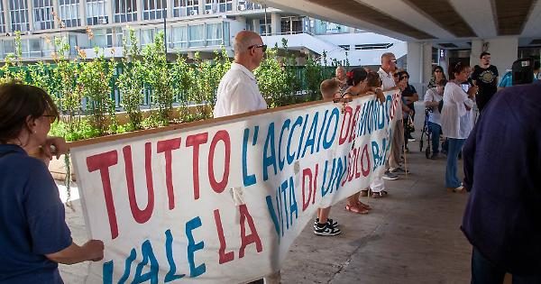 Ex Ilva, Genitori Tarantini: “La vittoria è dei ricorrenti, l’eredità è della città”