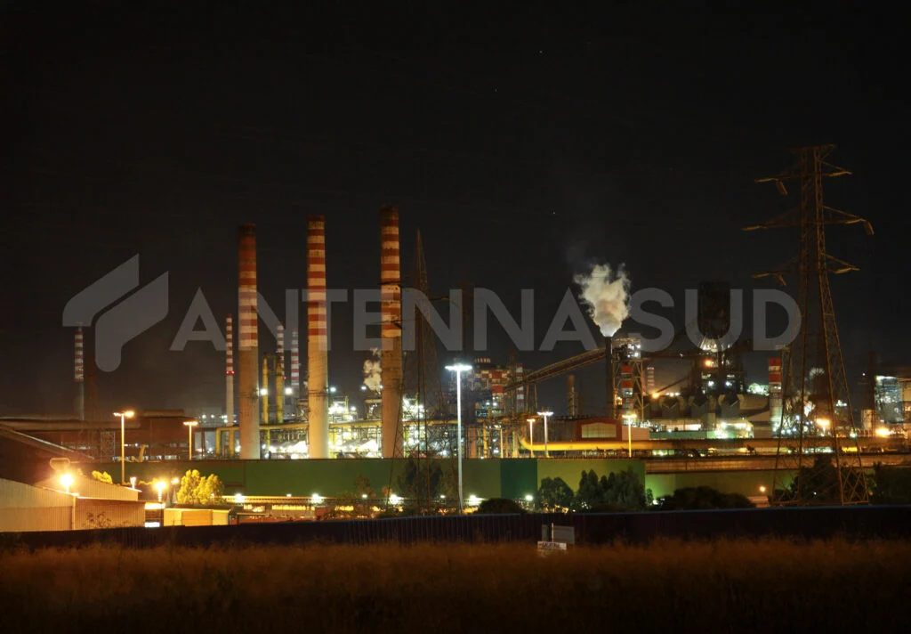 ILVA, NESSUNA SOSPENSIVA SULL'AREA A CALDO